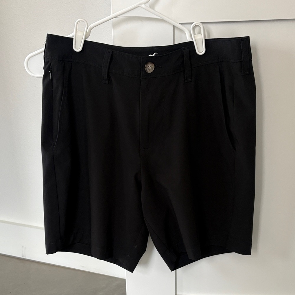 Hollister Hybrid Active Shorts (Size 28)
